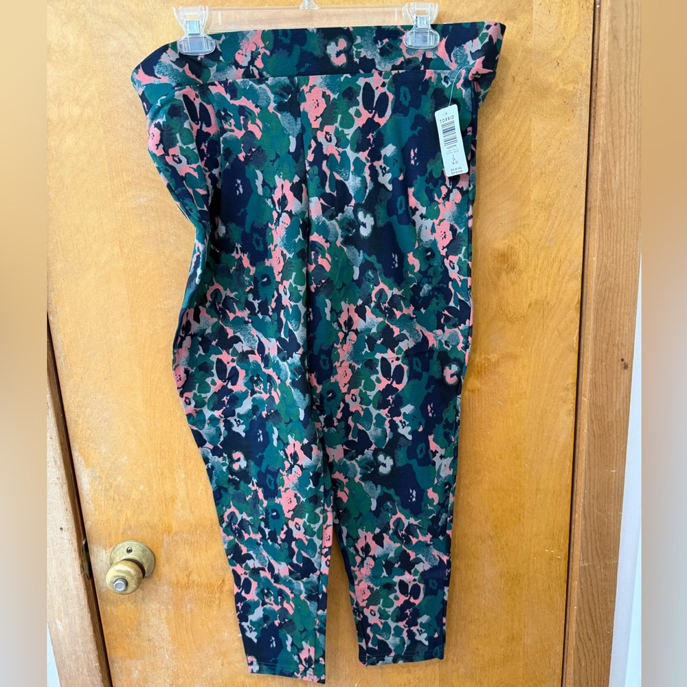 Torrid Green and Pink Camo Floral Leggings